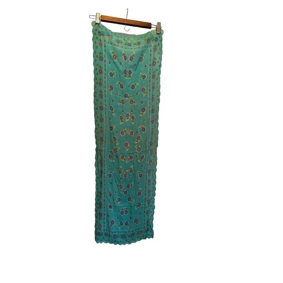 Vintage turquoise floral scarf with scalloped edges - Picture 4 of 9